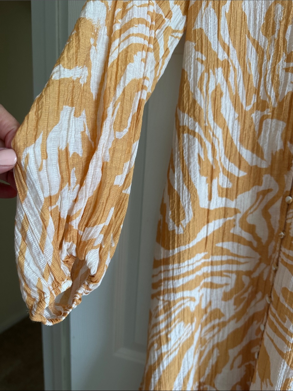 H&M White and Mustard Yellow AnimalPrint Maxi Dress Crinkled Fabric - Picture 4 of 10